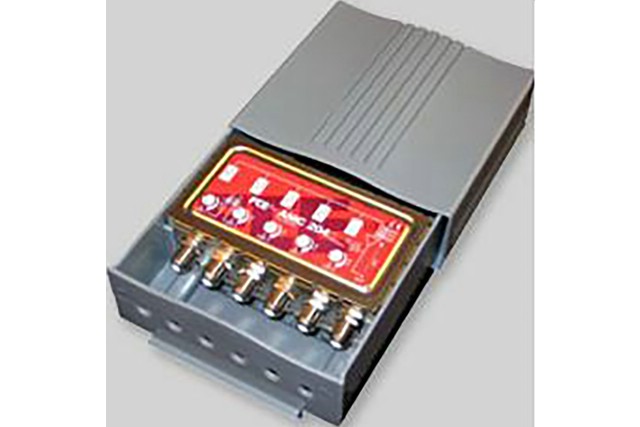 FTE zesilovač AMC 210 2VHF/3UHF 26 dB